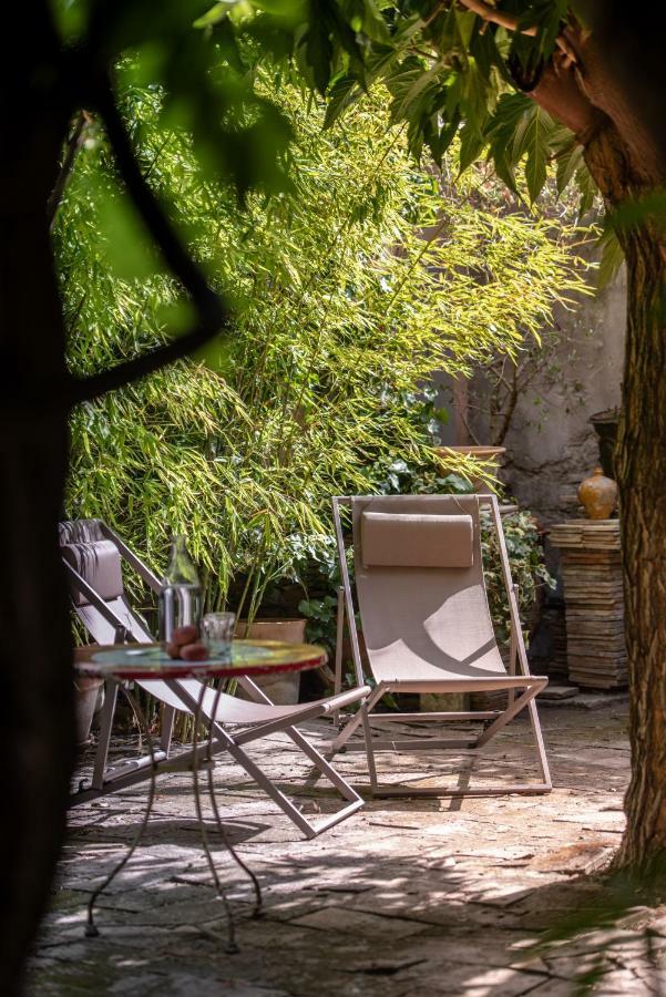 Maison Xixe Et Jardin En Intramuros アヴィニョン エクステリア 写真